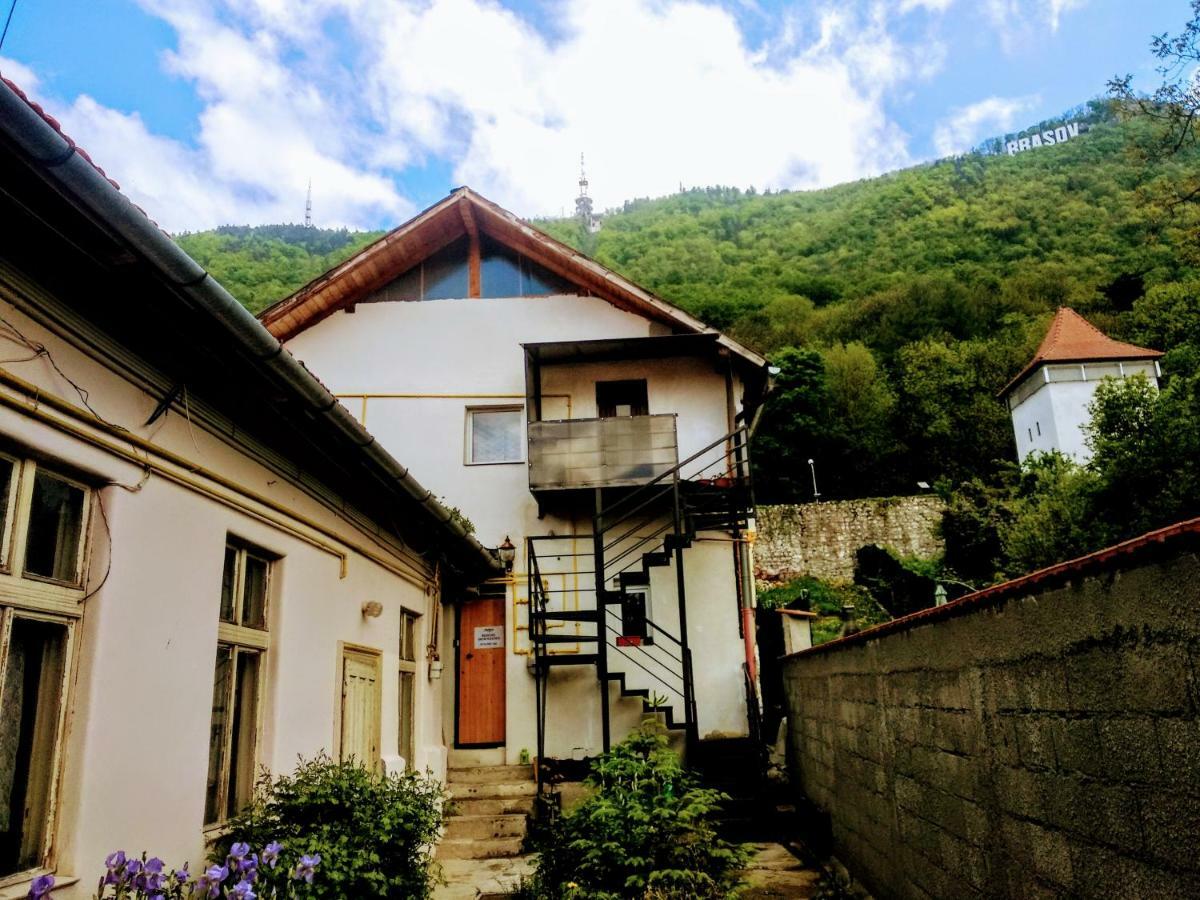 Downtown Hostel Braşov Exterior foto